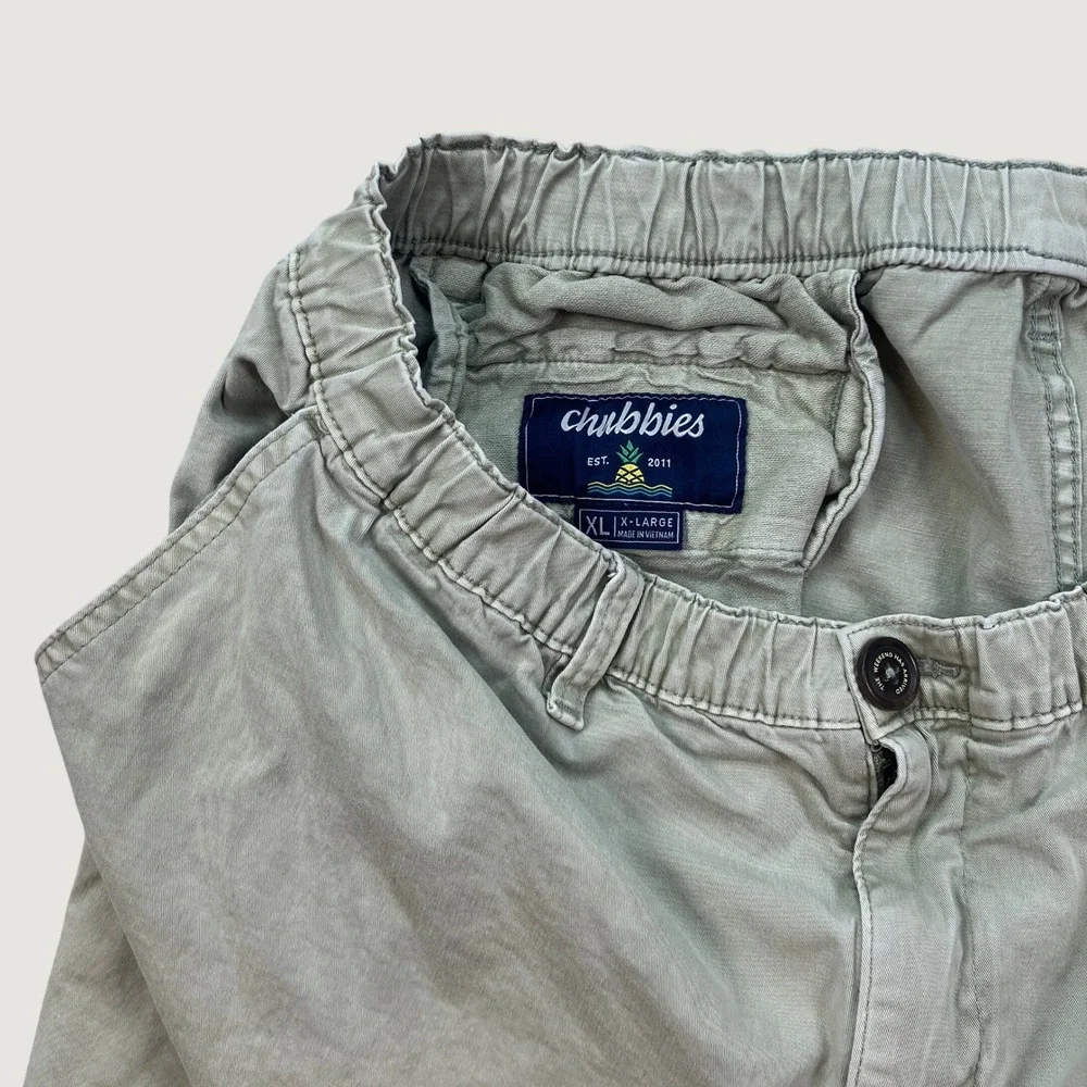 Chubbies Mens XL Shorts Green 5.5 Inseam Elastic Waist Stretch Twill Chino